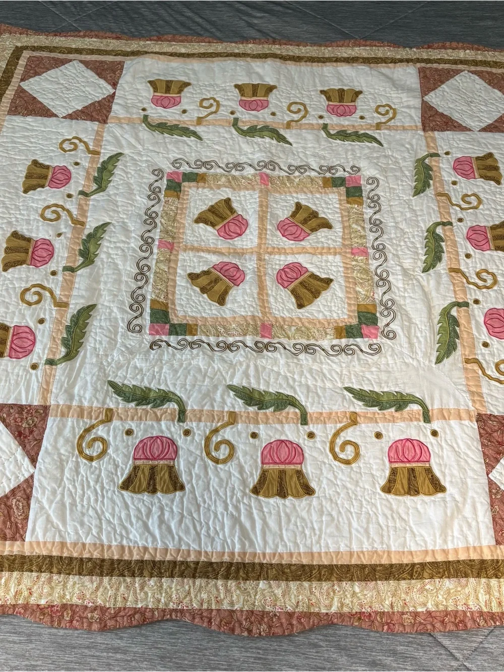 Vtg Appliqué Patchwork Quilt-Floral Tulip Basket Motif By French Tassel 50x50”
